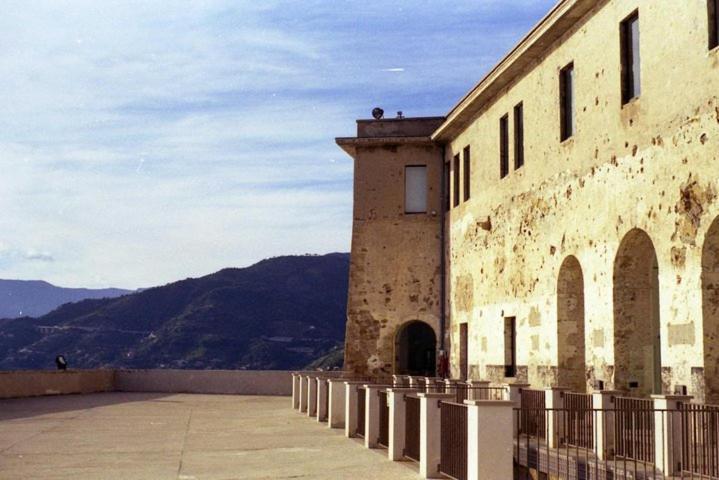 Casa Luna Ventimiglia Eksteriør billede
